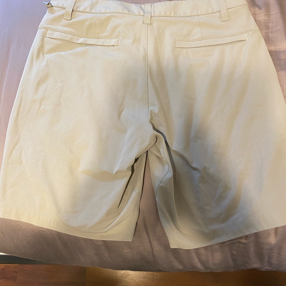 Lululemon Commission Shorts 33